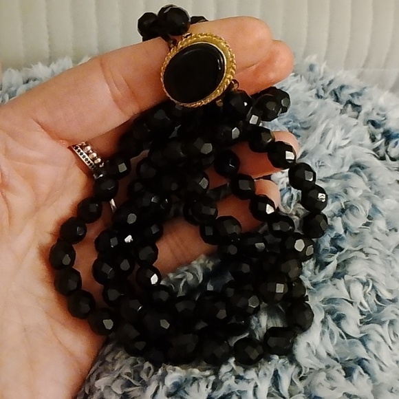 Elegant Black Jet Glass Necklace with Gold Accent - Picture 9 of 12